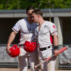 260411 Reds HDH 0673