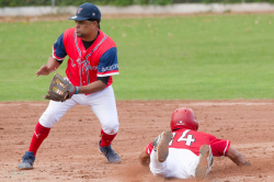 261010 Reds Tainos 0205