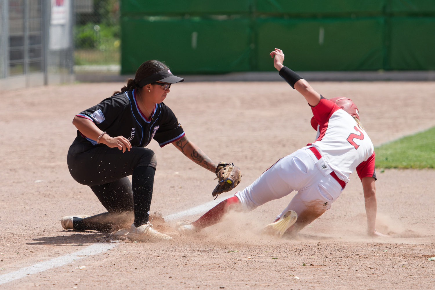 Nach einem 6:0 im ersten Spiel mussten sich die Reds-Ladies in Spiel 2 gegen Regensburg mit 0:1 geschlagen geben. (Foto: Iris Drobny)