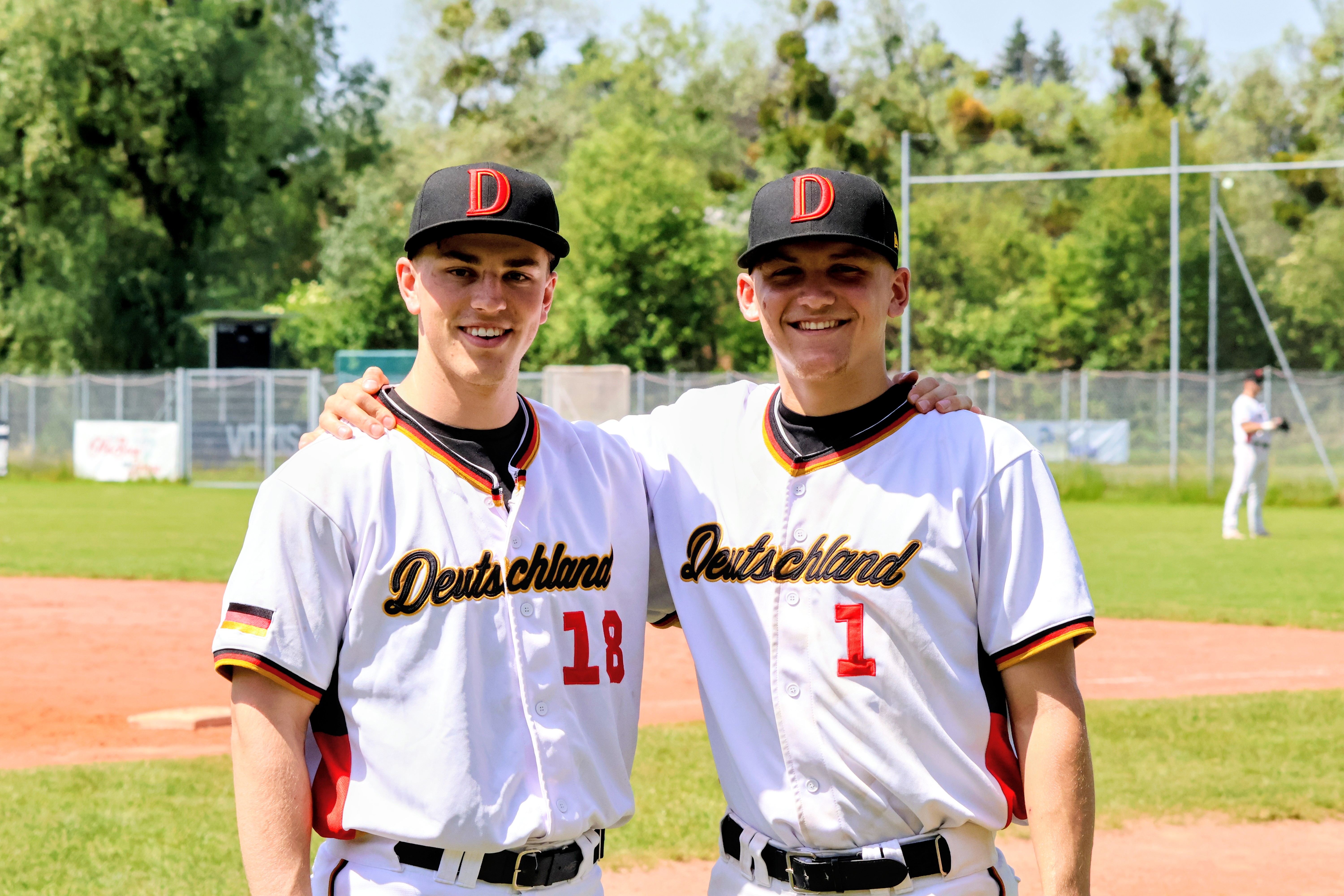 Moritz Köhler (li.) und Jonathan Schäffer haben mit dem Team des DBV die erstmals ausgetragene Alpine International Baseball Trophy gewonnen. (Foto: Marcel Eßers)